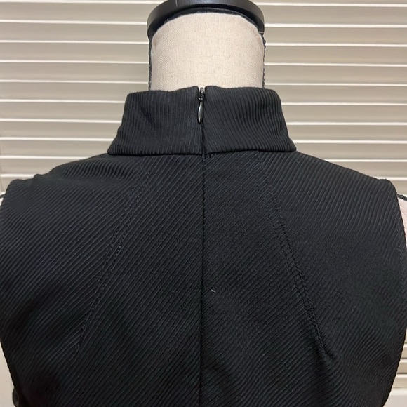 Trina Turk Tunic, Sleeveless, Turtleneck in Black, Size 6, EUC - Picture 11 of 17